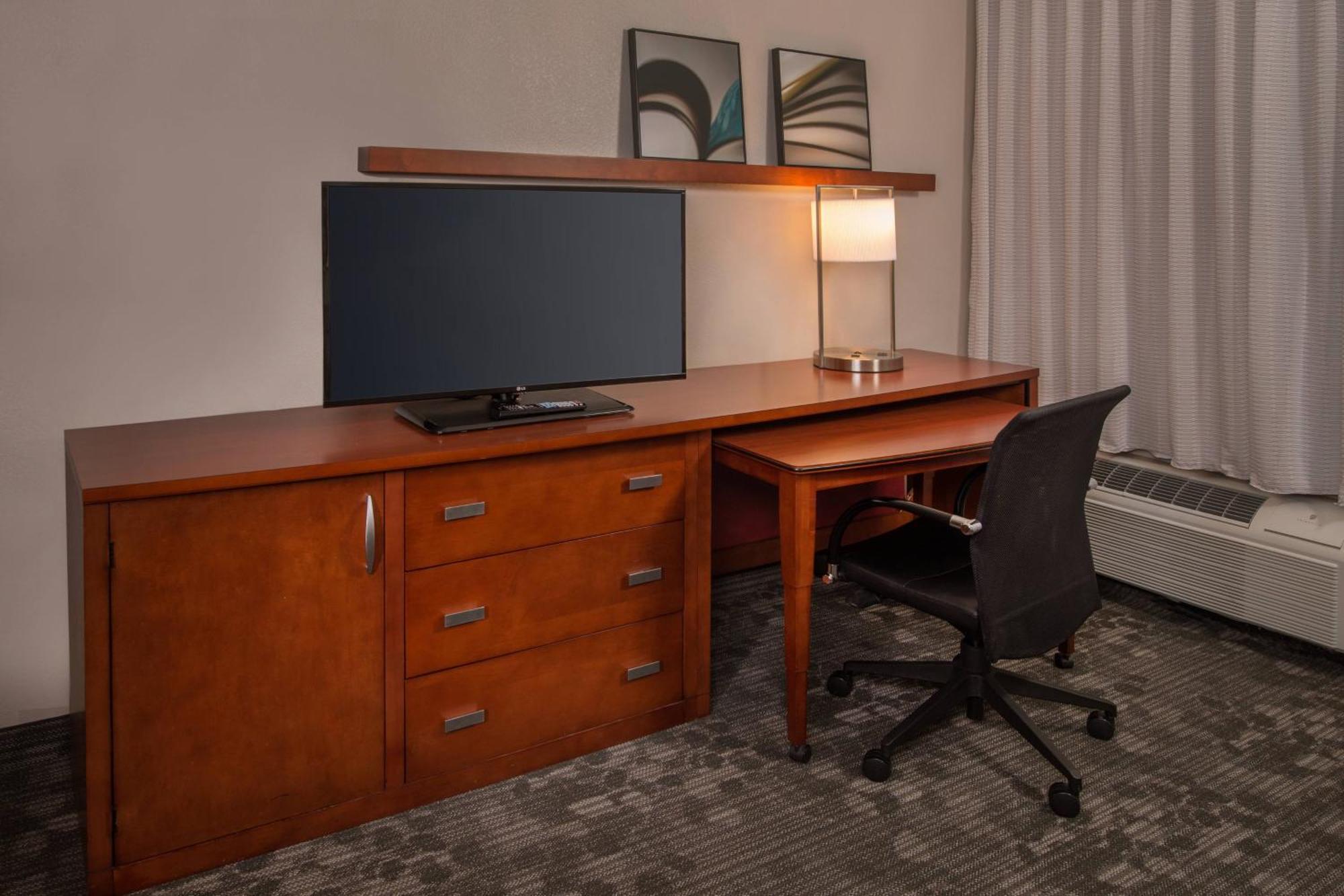 Courtyard By Marriott Dulles Town Center Otel Sterling Dış mekan fotoğraf